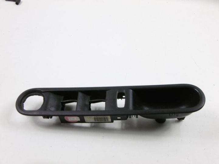 RENAULT ESPACE IV R PROTECTION CHÂSSIS WLACZNIKOW COMMUTATEURS VITRE 8200328426