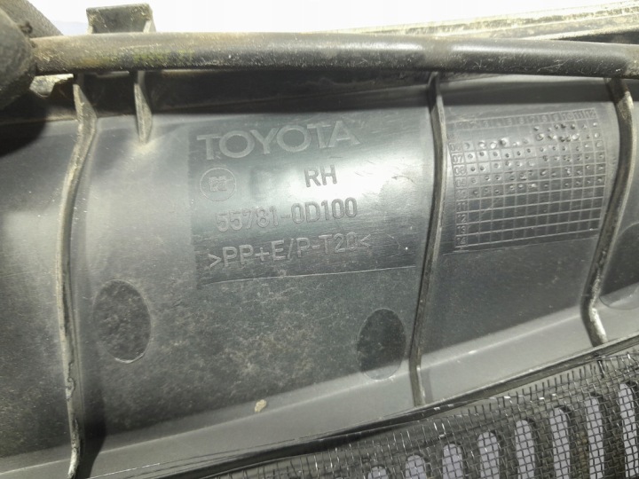 TOYOTA YARIS II LIFT DOUBLURE DE PASSAGE DE ROUE PLASTIQUE 55782-0D100 55781-0D100