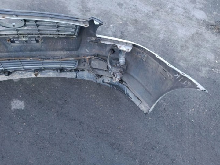 PARE-CHOCS AVANT RONDELLES JEU TOYOTA AVENSIS T250 432112