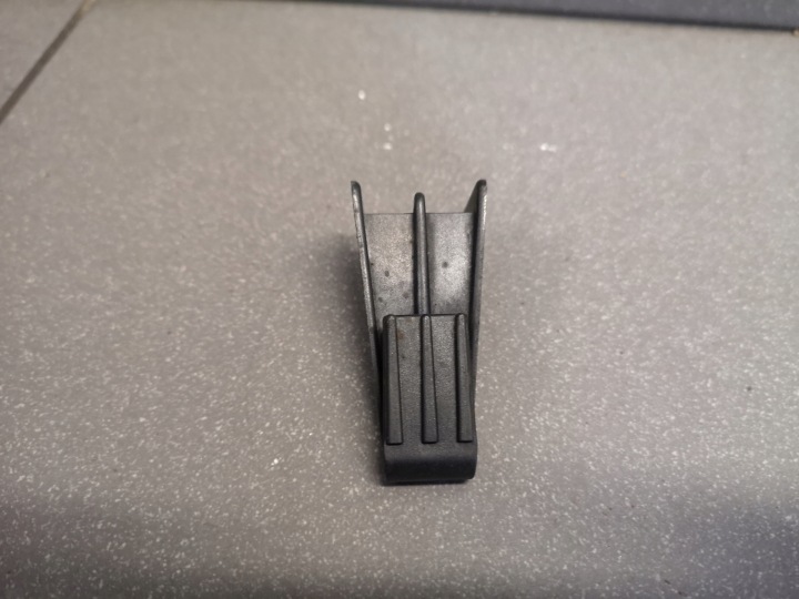 GLISSIÈRES FIXATION PHARES PHARE AVANT AUDI A8 ZA SZTUKE 4E0941455 !J