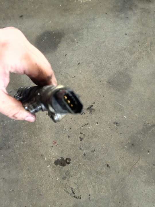 MOULURE INJECTION RENAULT MASTER 2.5 D 8201003197 H8200484405 335699 99112A