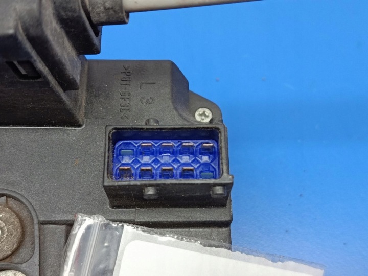 OPEL MERIVA A LIFT SERRURE DE PORTE AVANT GAUCHE 13203899PM 8PIN