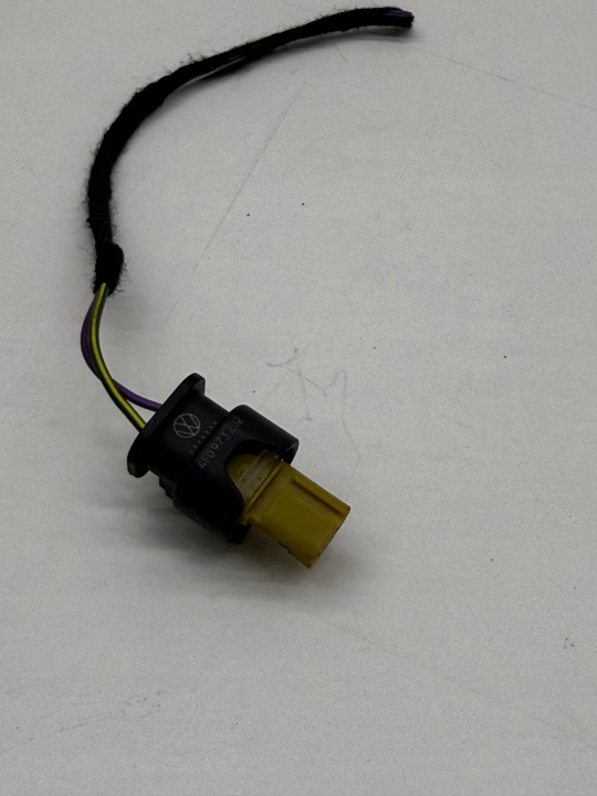 AUDI VOLKSWAGEN SEAT SKODA PUCE PUCE RACCORD FIL 4F0973202