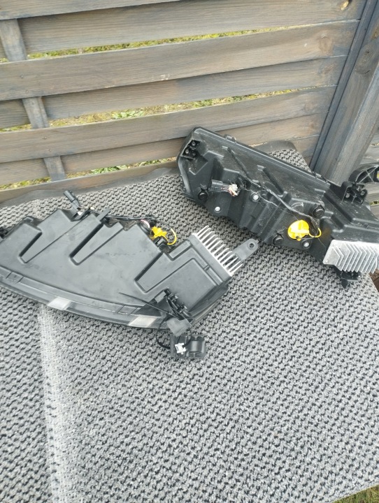 DACIA SPRING LANTERNE FJD PHARES ANTIBROUILLARD CLIGNOTANT LEWY+PRAWY EUROPE F. V