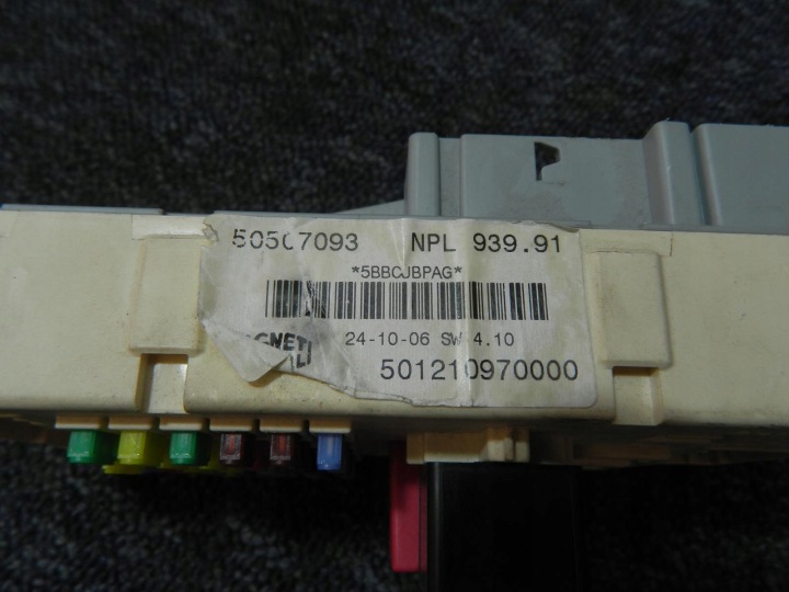 ORDINATEUR CONTACTEUR D'ALLUMAGE FUSIBLE ALFA ROMEO 159 1.9 16V JTS