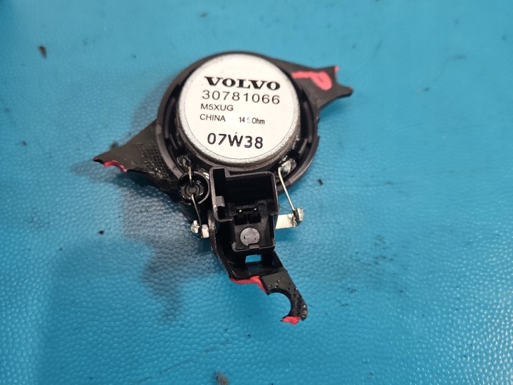 HAUT-PARLEURS ENSEMBLE VOLVO V70 III 30657444 30781066 30781065