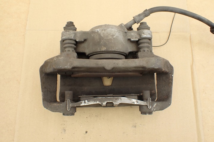AUDI A4 B8 A5 8T 07- ÉTRIER DE FREIN DE FREIN GAUCHE AVANT 8K0105P OE