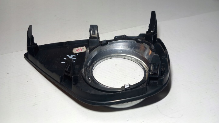 TOYOTA YARIS III 11R- GRILLE CALANDRE PARE-CHOCS AVANT DROITE KRYVIY RIG