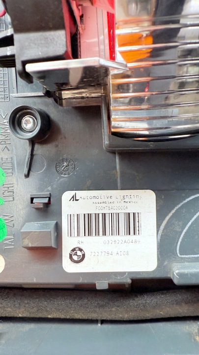 BMW E70 X5 PHARE DROIT ARRIÈRE ARRIÈRE DANS COUVERCLE DE COFFRE LCI LIFT EUROPE 7227794