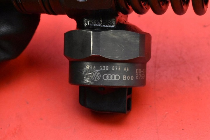 INJECTEUR INJECTEUR DE POMPE 038130073AA VW PASSAT B5 1.9 TDI 130 KM 00-05