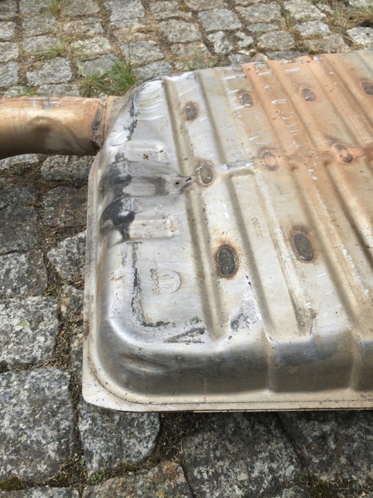 JEEP GRAND CHEROKEE WL 22 GAUCHE ÉCHAPPEMENT SILENCIEUX CENTRAL ORIGINAL ENDOMMAGÉ