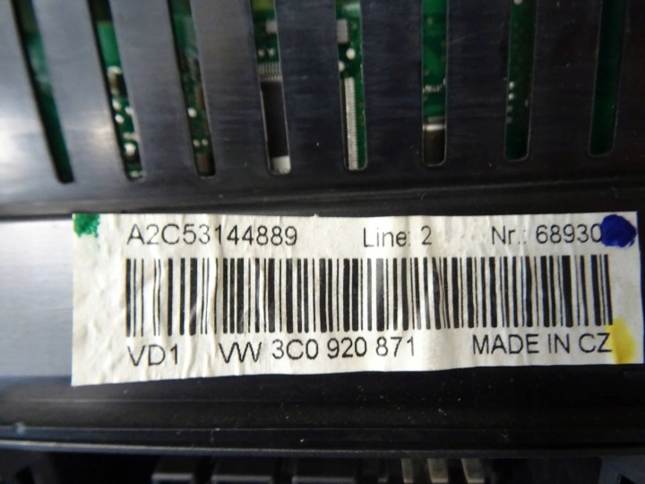 COMPTEUR COMPTEUR TABLEAU DE BORD VOLKSWAGEN PASSAT B6 UNIVERSEL 3C0920871 NR973