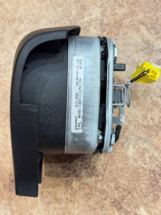 VW EOS 06-10R GOLF V COUSSIN AIRBAG CONDUCTEUR 1K0880201AN