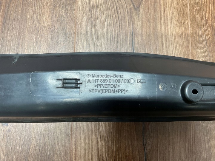 PROTECTION MOULURE GARDE-BOUE DROIT AVANT MERCEDES-BENZ CLA W117 A1178890100