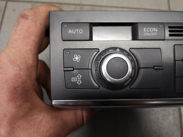 PANNEAU CONDUIT D'AIR AUDI A6 C6 UK 4F2820043P 4F0910043A