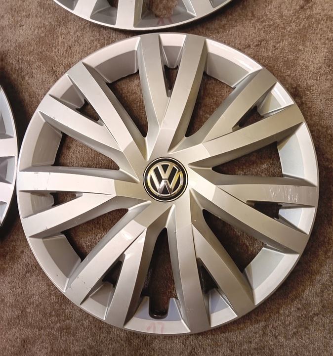 TAPACUBOS VW GOLF PASSAT TOURAN 16