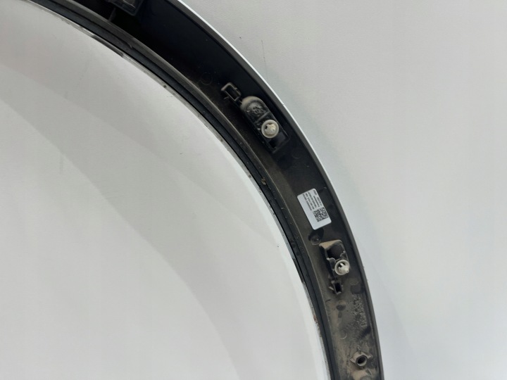 AUDI Q6 85H MOULURE GARDE-BOUE AVANT AVANT DROITE 85H853718B