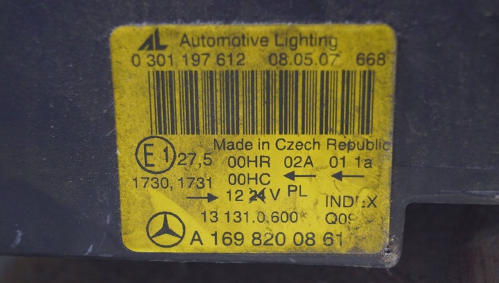 MERCEDES W169 PHARE DROIT AVANT UK LENTILLE (S2436)