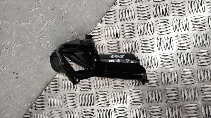 MERCEDES-BENZ E W212 2015 AVANT CÔTÉ GAUCHE MOULURE SOUS LAMPE AVANT