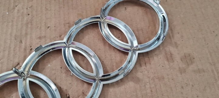A4 B9 8W A5 INSIGNE EMBLÈME CALANDRE GRILLE DE RADIATEUR 4N0853605 VW AUDI