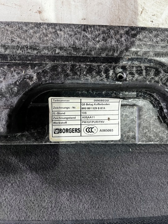 AUDI Q5 8R PROTECTION REVÊTEMENT GARNITURE COUVERCLES DE COFFRE 8R0861529B