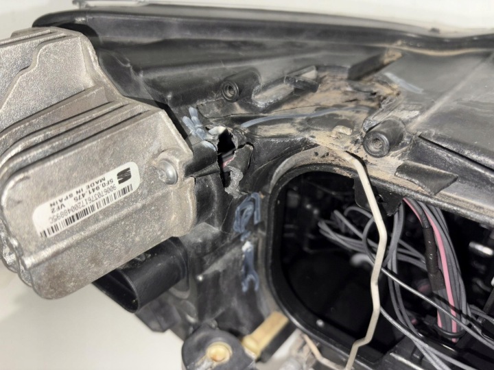 SEAT LEON III 5F PHARE GAUCHE AVANT LED 5F1941007E