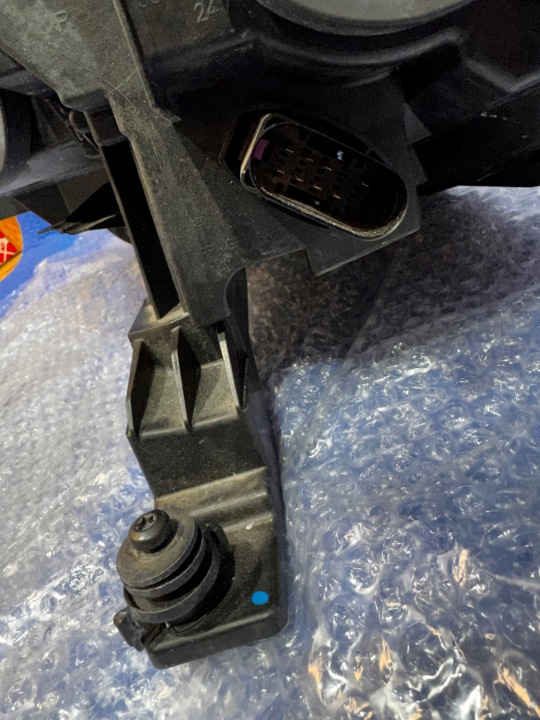 FORD TOURNEO CONNECT MK3 PHARE DROIT AVANT 2KF941006F