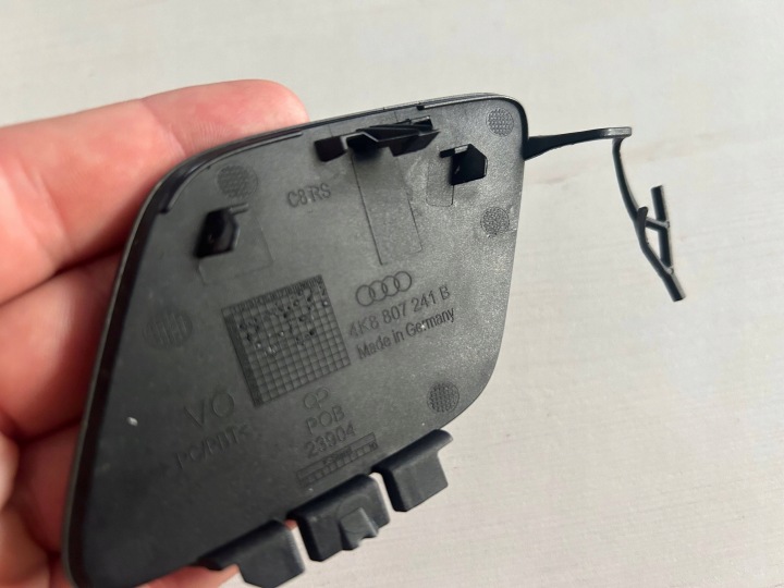 AUDI RS6 RS7 C8 2018-2023 BOUCHON CROCHET AVANT 4K8 ORIGINAL