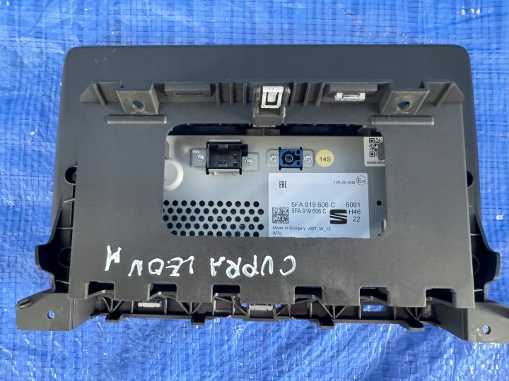 MONITEUR ÉCRAN RADIO CUPRA LEON 5FA919606C