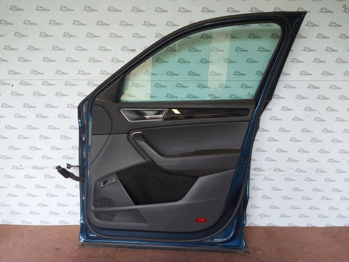 SKODA KODIAQ 1.5 TSI 19R PORTES DROIT AVANT 130 MIKRONOW