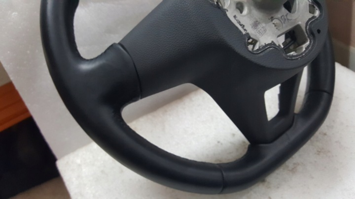 VOLANT MULTIFONCTION VW GOLF VIII 5H0959542E DÉMONTAGE