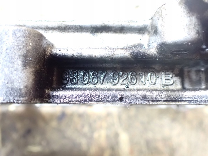 COUVERCLE GALET ARBRE À CAMES FORD MONDEO MK5 2015 UNIVERSEL EUROPE 9806792610B 6639