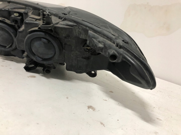 PHARE DROITE AVANT FORD MONDEO FUSION MK5