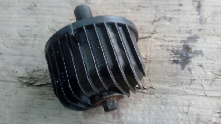 SUPPORT FILTRE HUILES YAMAHA XJ 900 600 750 OBUDOW