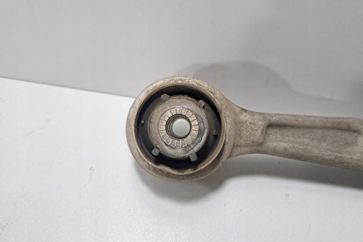 AVANT SIMPLE GAUCHE BRAS DE SUSPENSION BMW 6878081 2020