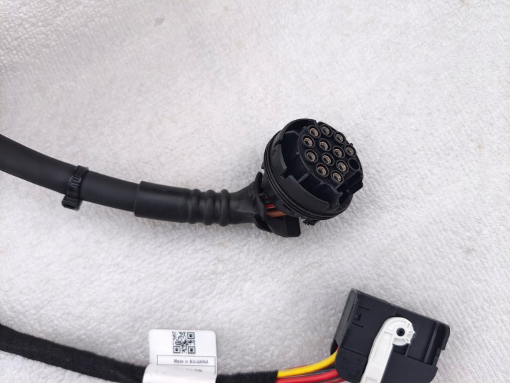 VW TAYRON POUTRE CROCHET ATTELAGE 57L803881