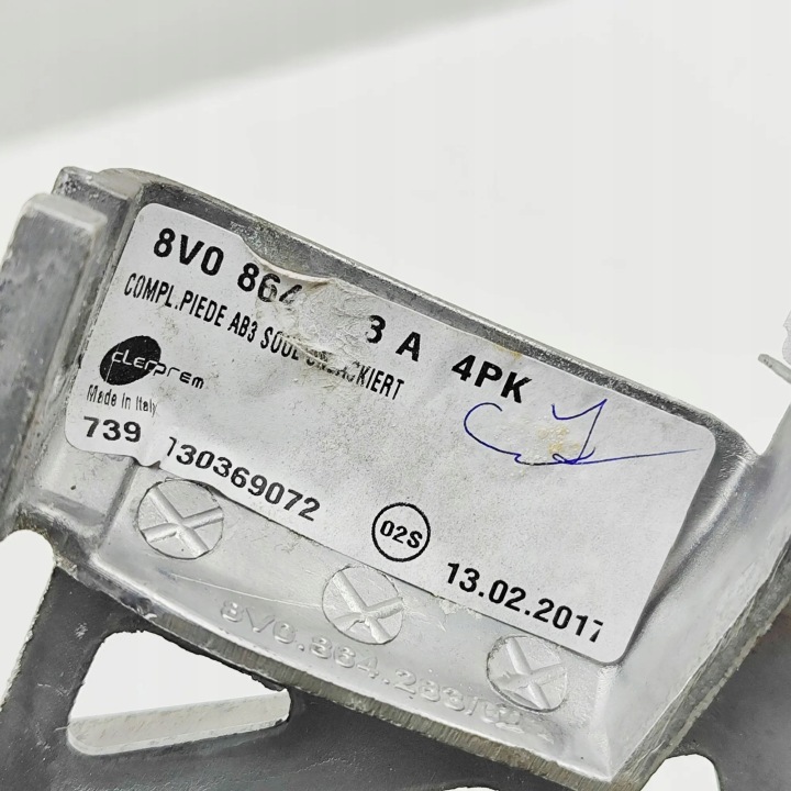 ACCOUDOIR AUDI A3 LIMOUSINE (8VS, 8VM) 8V0864283A 32995189 2.0L 228KW