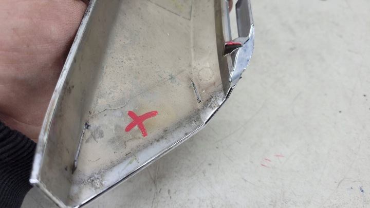 MITSUBISHI OUTLANDER LIFT 16- MOULURE PARE-CHOCS AVANT GAUCHE INFÉRIEURE GRILLE DE RADIATEUR