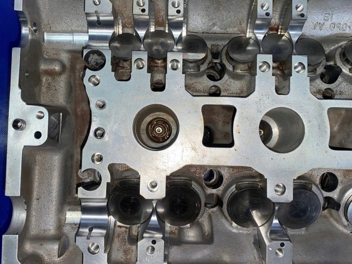 CULASSE MOTEUR AUDI A4 S4 B6 8E 8H 06B103373AA 2.0 B ALT 06B103127M