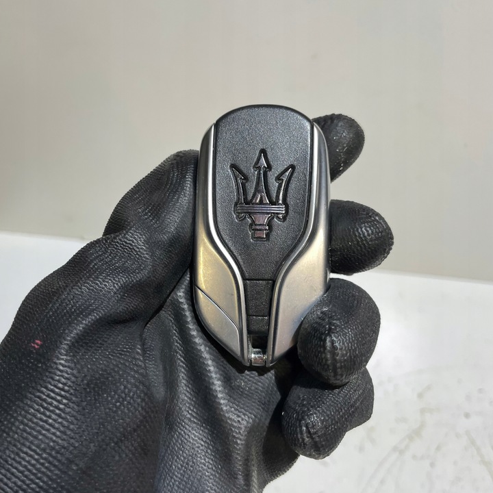 MASERATI LEVANTE LLAVE CONTROL REMOTO 