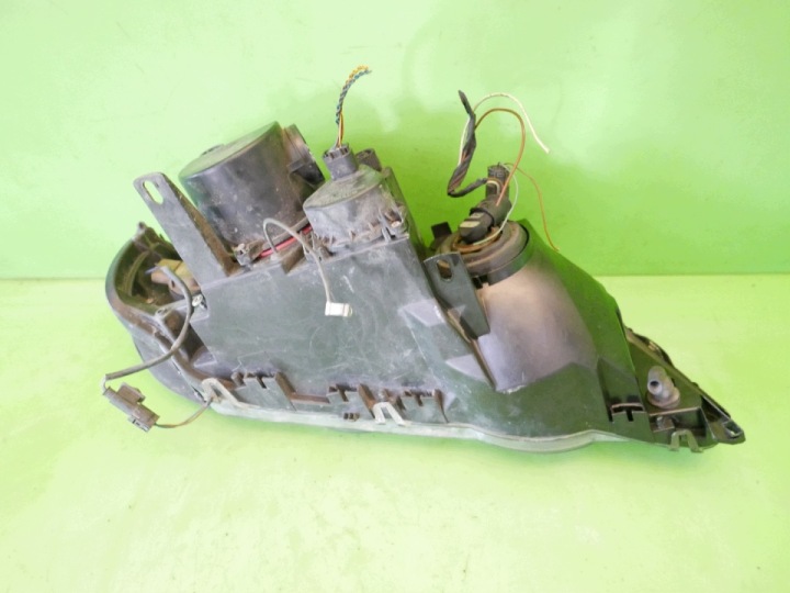 PROJECTEUR PHARE GAUCHE AVANT XÉNON HELLA BMW X5 E53 99-03