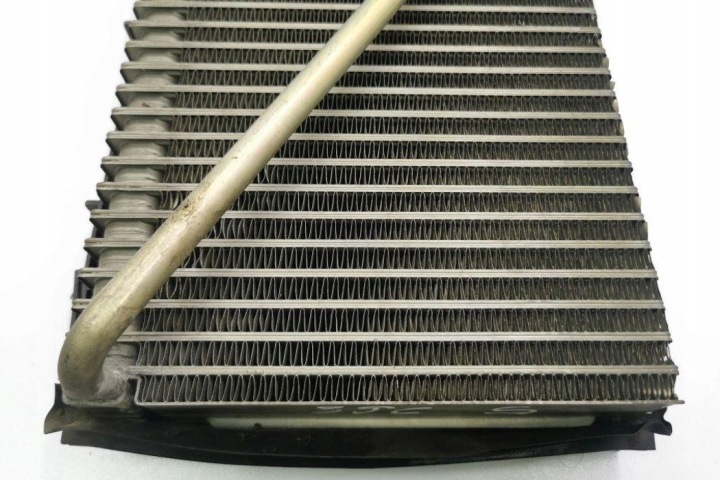 RADIATEUR CLIMATISATION SOUS PLANCHE VW PASSAT B7 ALLTRACK (365) 8D1820103D