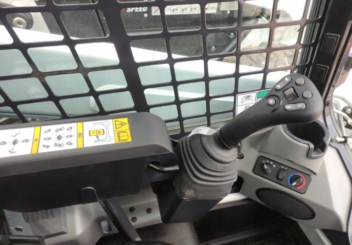 BOBCAT S450 CHARGEUR BURTOWA SKID BOBCAT S450 GWARANCJALEASINGDEALER