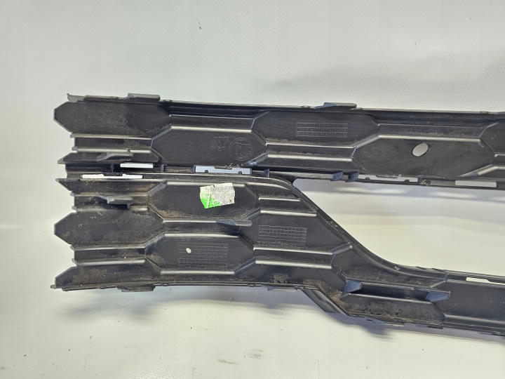 GRILLE PARE-CHOCS GAUCHE SKODA OCTAVIA IV 4 5E 5E3807681C 2020- ORIGINAL