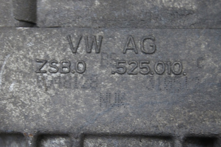 AUDI Q3 8U 2.0 PONT ARRIÈRE ARRIÈRE 0BS525010C 11-