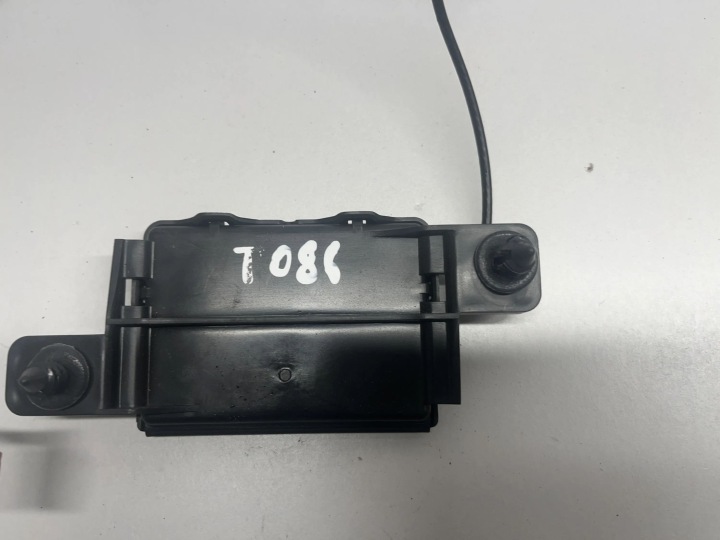 DODGE DURANGO III ANTENNE GPS GOUPILLE P68185768AD 2016