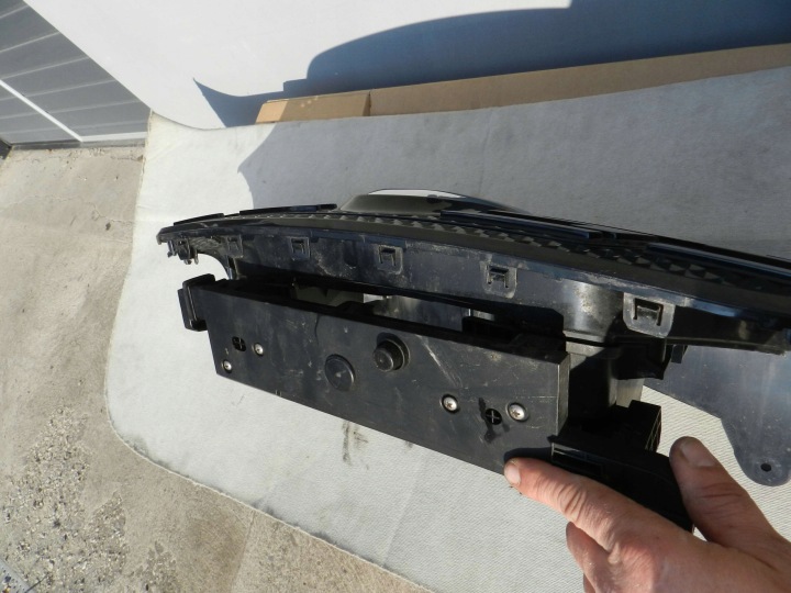 DACIA SPRING 21-24 CALANDRE GRILLE 623105273R