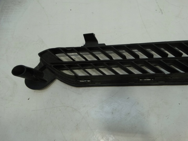 GRILLE CENTRALE PARE-CHOCS AVANT CITROEN C4 III 20R- 9834691980