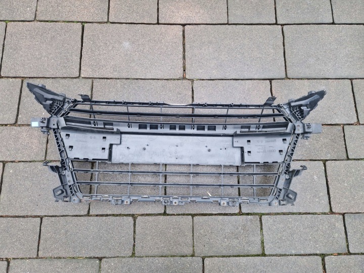 AUDI TT 8S0 S-LINE CALANDRE AVANT CHROME 8S0853651 2014