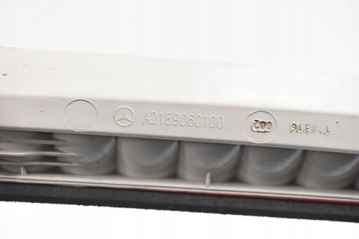 LANTERNE STOP TROISIÈME MERCEDES-BENZ OE A2189060100
